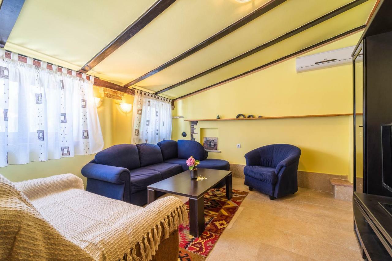 Holiday Home Carla And Dajana Veliki Vareški Екстериор снимка