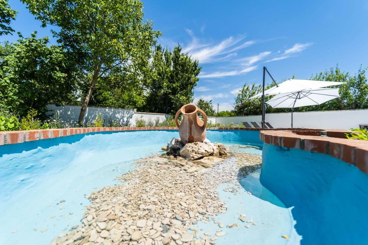 Holiday Home Carla And Dajana Veliki Vareški Екстериор снимка