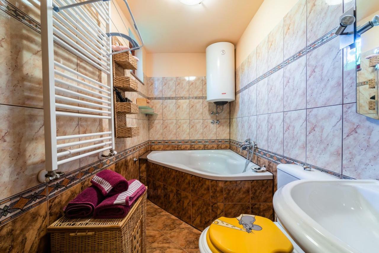 Holiday Home Carla And Dajana Veliki Vareški Екстериор снимка