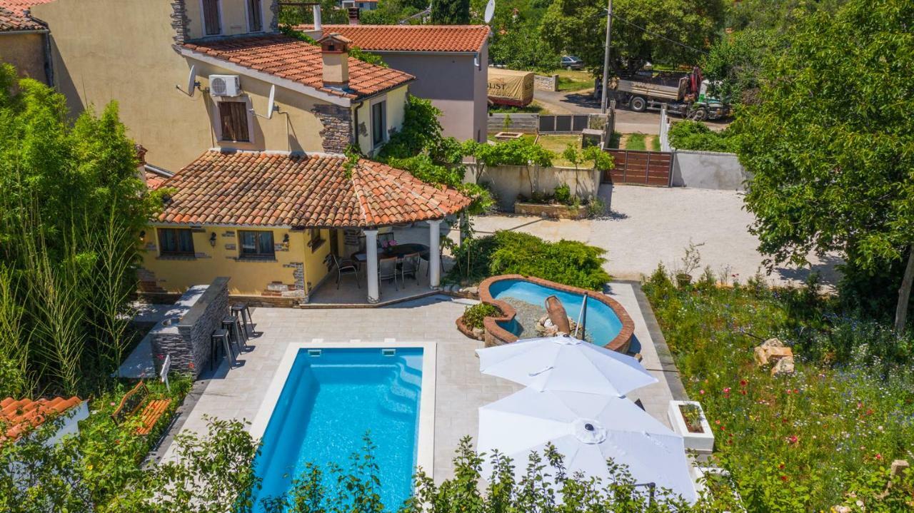Holiday Home Carla And Dajana Veliki Vareški Екстериор снимка